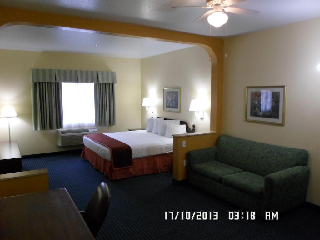 Howard Johnson By Wyndham San Antonio Hotel & Suites Εξωτερικό φωτογραφία