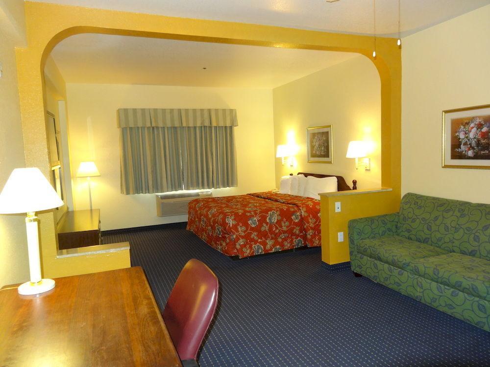 Howard Johnson By Wyndham San Antonio Hotel & Suites Εξωτερικό φωτογραφία