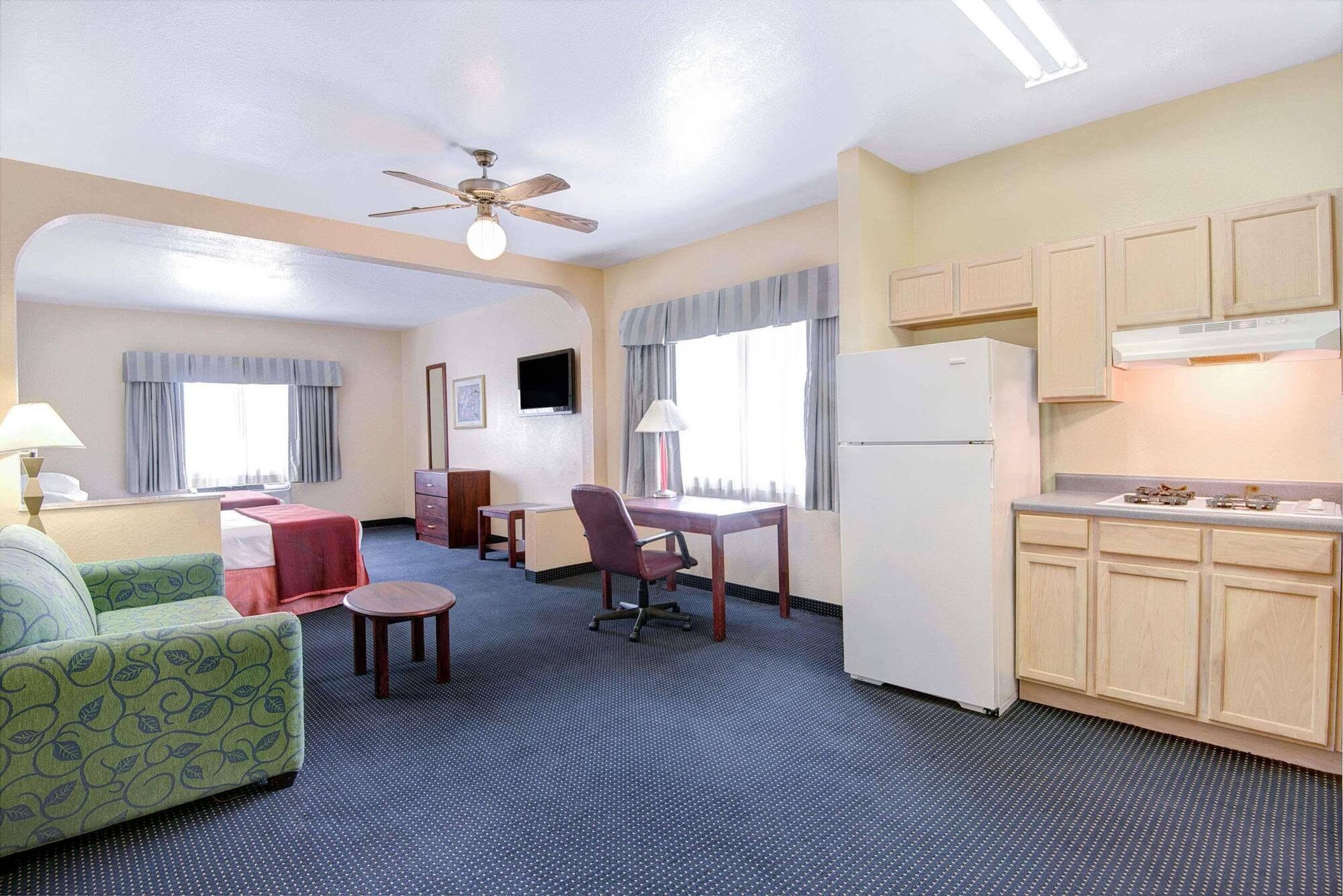 Howard Johnson By Wyndham San Antonio Hotel & Suites Εξωτερικό φωτογραφία